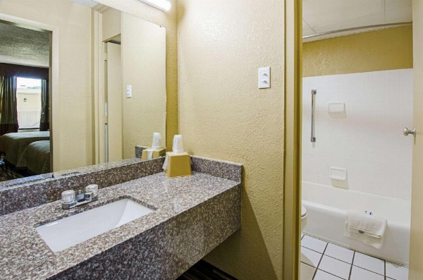 Travel Inn Bristol near State Street image 21