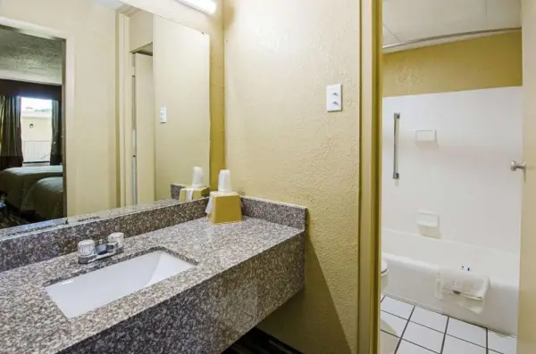 Travel Inn Bristol near State Street 5